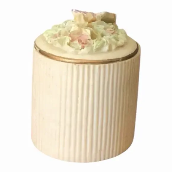 Vintage Butterfly Floral Antiqued Oval Resin Trinket Ring Box with Brooch Lid - Picture 9 of 12